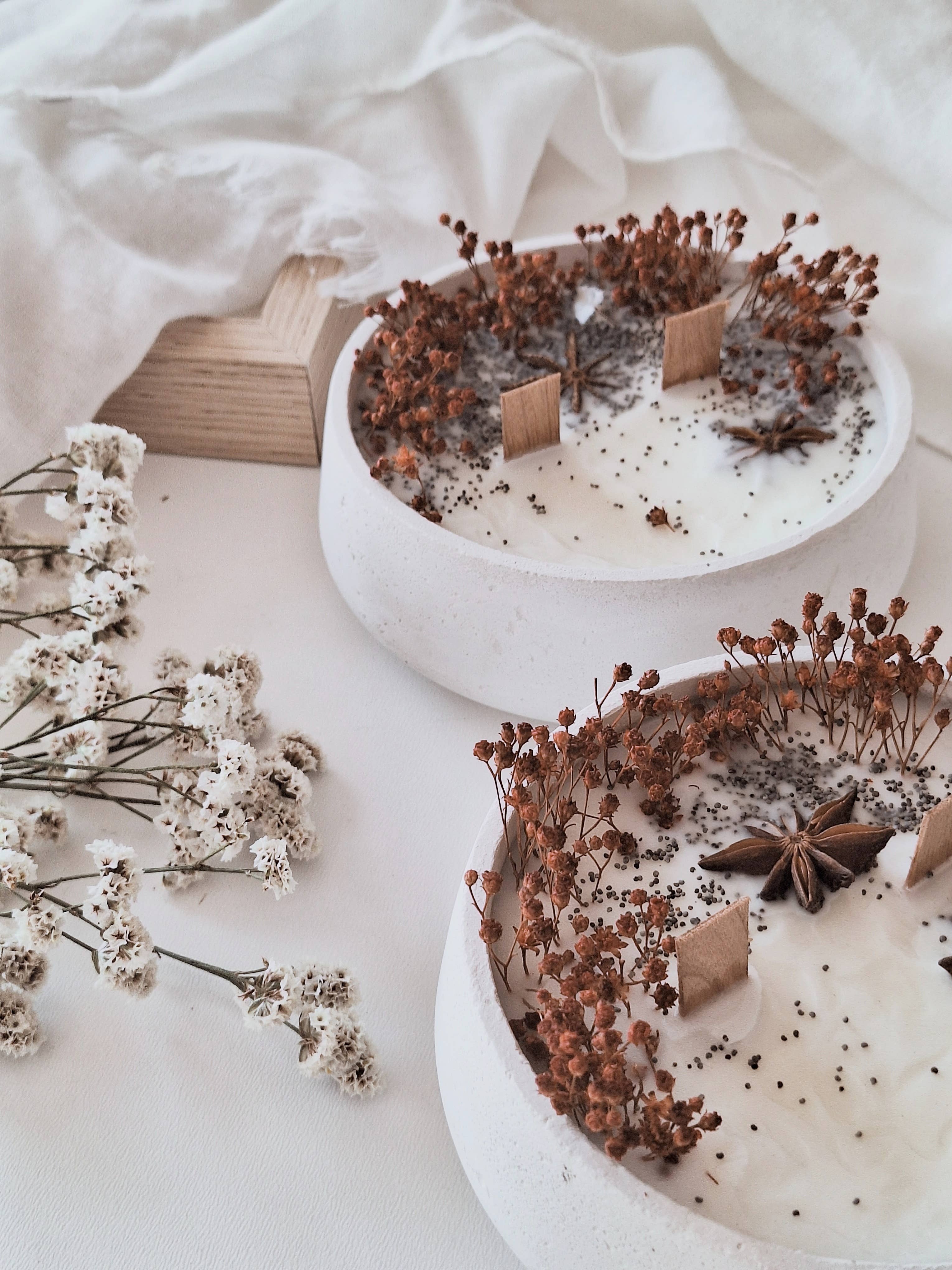 Soy floral candle in cement jar – Woody aroma