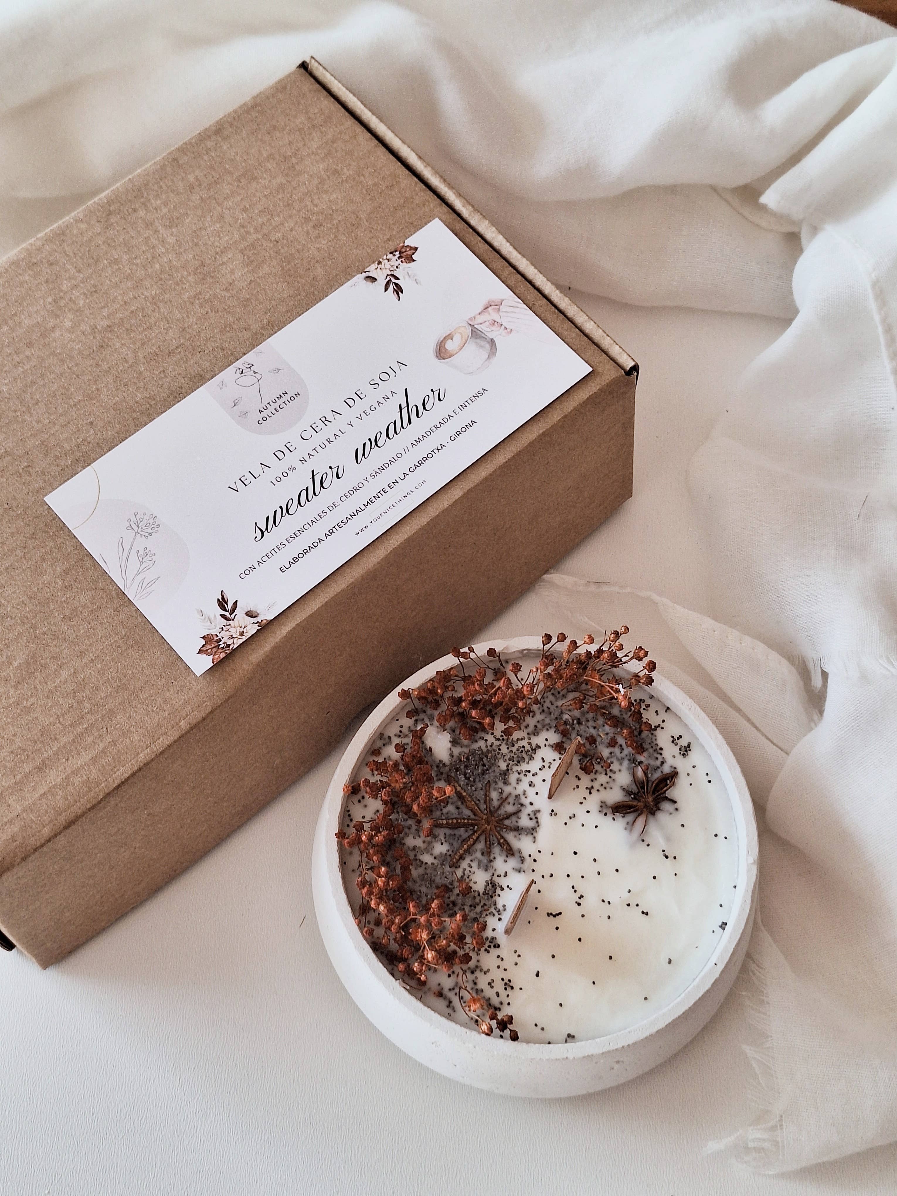 Soy floral candle in cement jar – Woody aroma