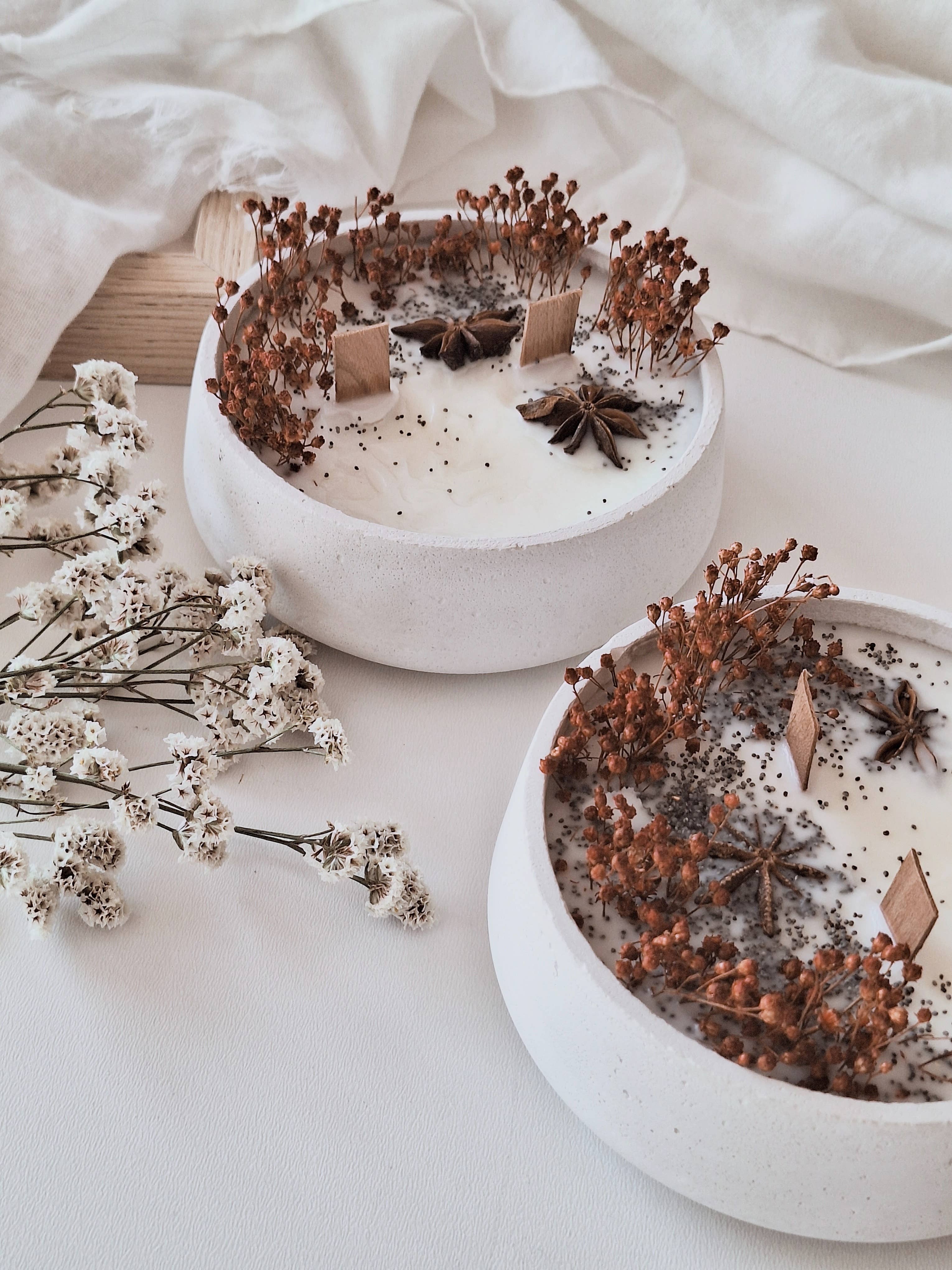 Soy floral candle in cement jar – Woody aroma