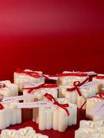 Naloži sliko v pregledovalnik galerije, Snežinka - naravna sojina dekorativna svečа
