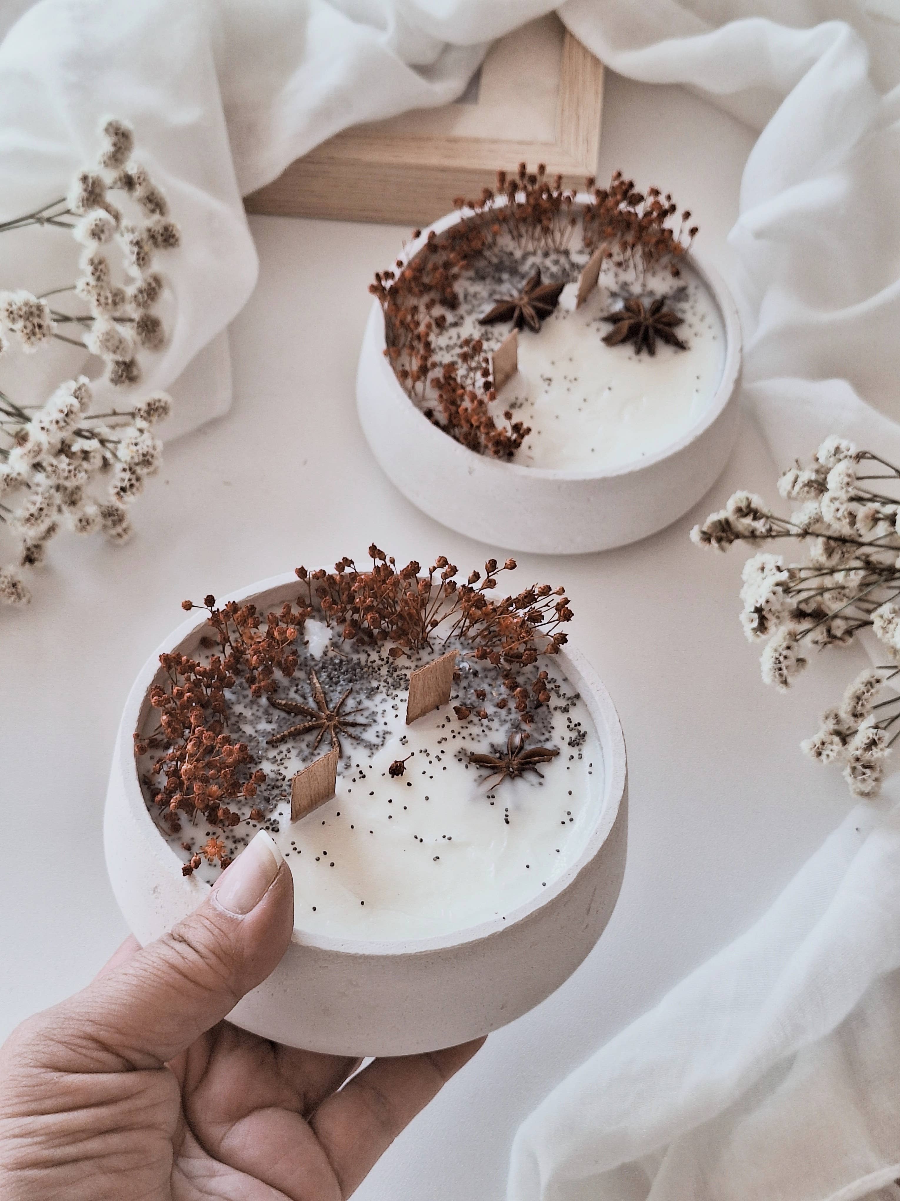 Soy floral candle in cement jar – Woody aroma