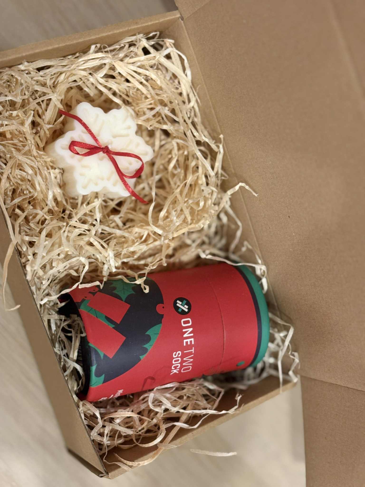 HYGEE Gift - Christmas candle + Socks Mistletoe (2 size) (Copy)