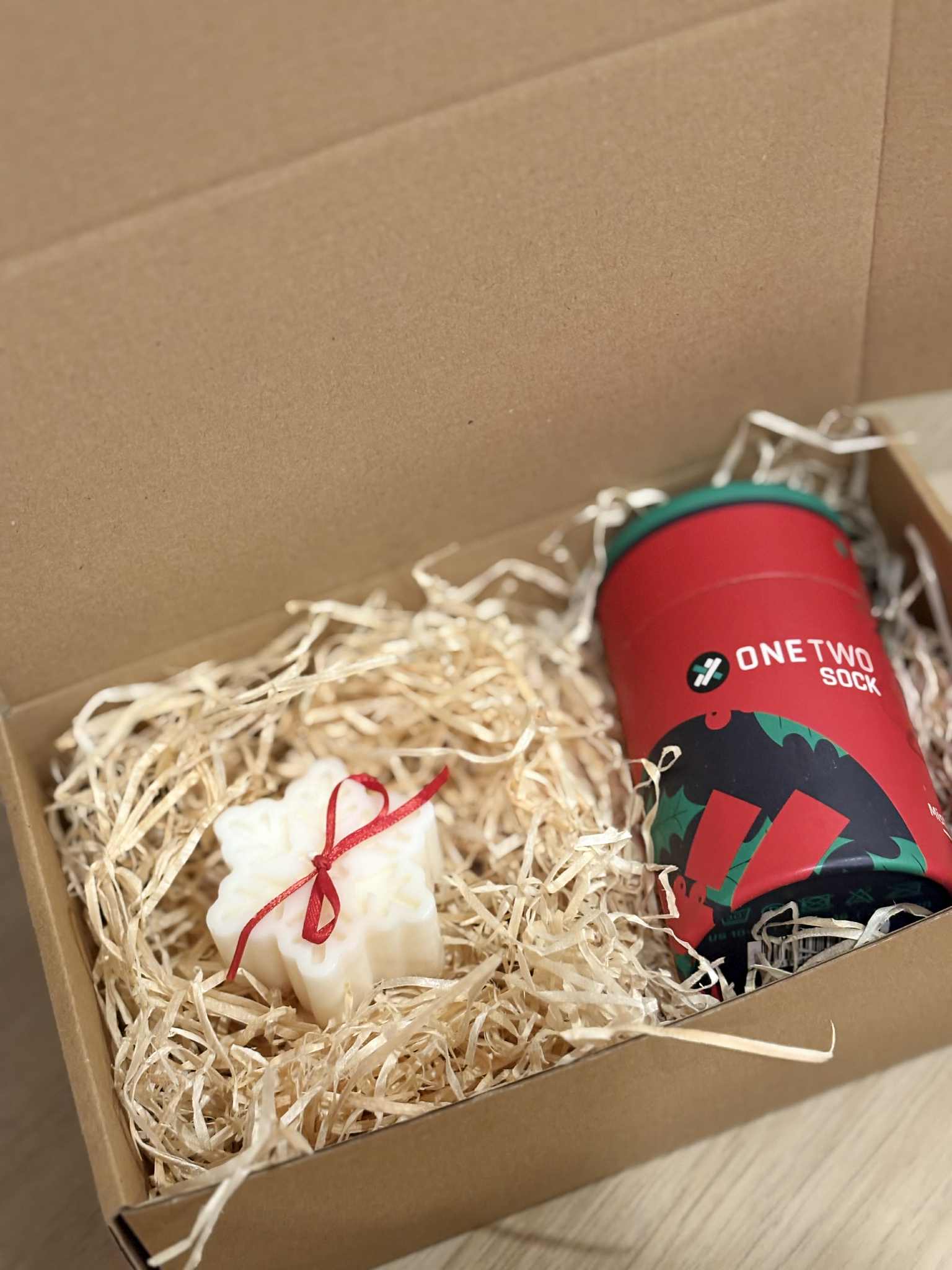 HYGEE Gift - Christmas candle + Socks Mistletoe (2 size) (Copy)